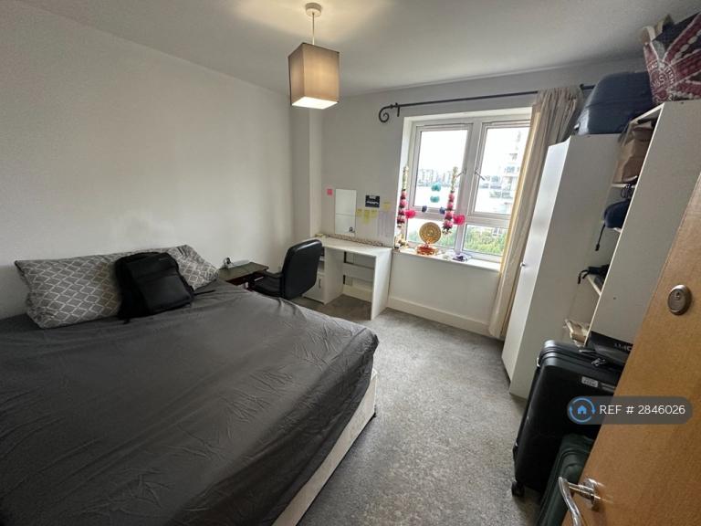 1 bedroom in St. Davids Square, London, E14 (#2846026)