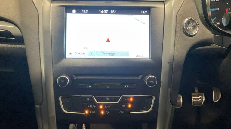 2016 Ford Mondeo 2.0 TDCi ST-Line Hatchback 5dr Diesel Manual Euro 6 (s/s) (150 ps) Hatchback Die...