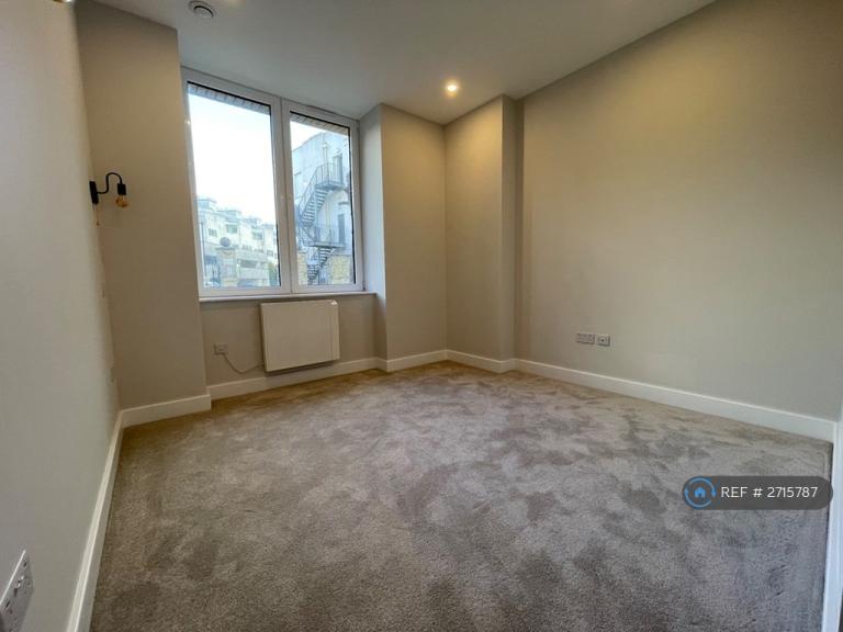 2 bedroom flat in Carlton Crescent, Southampton, SO15 (2 bed) (#2715787)