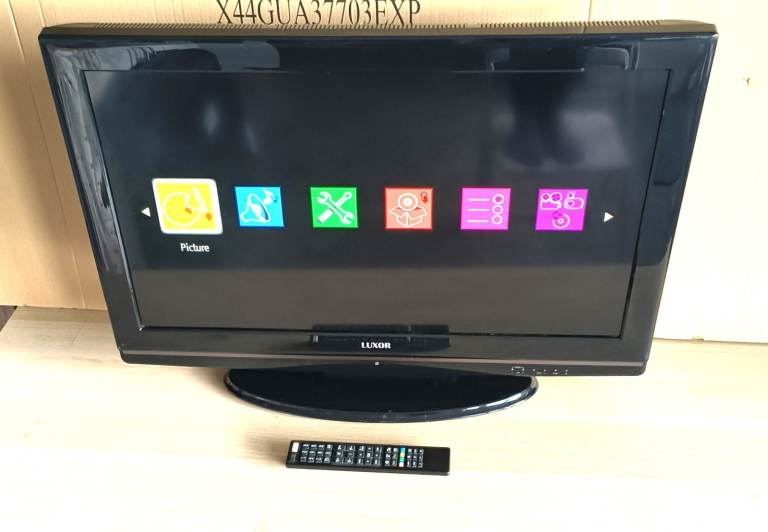Luxor 32" inch HD TV with Stand 2x HDMI USB Television LUX-32-860-IDTV