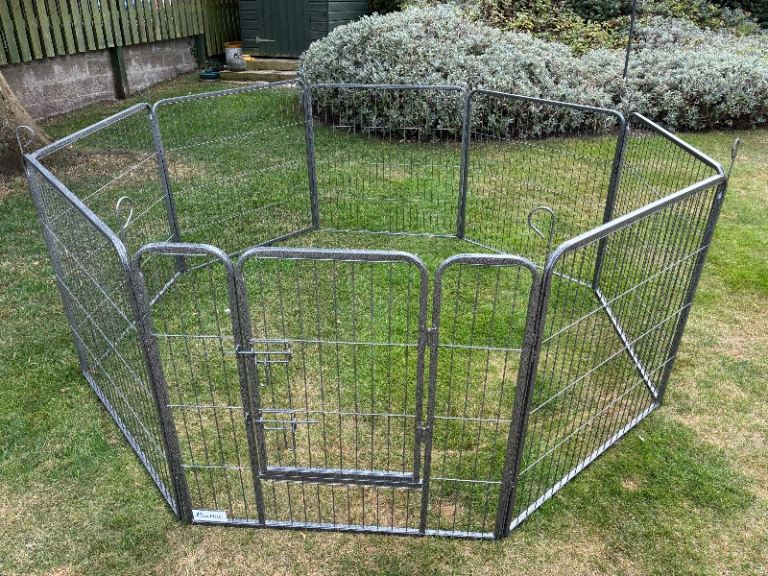 Pawhut indoor/outdoor pet pen