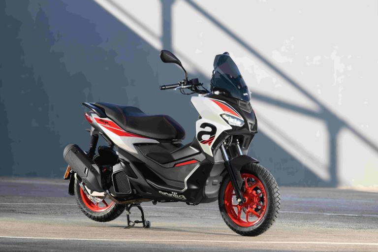 Aprilia SR GT Sport ABS 125, Saving £850 on RRP. NOW WITH 4 YEAR WARRANTY.