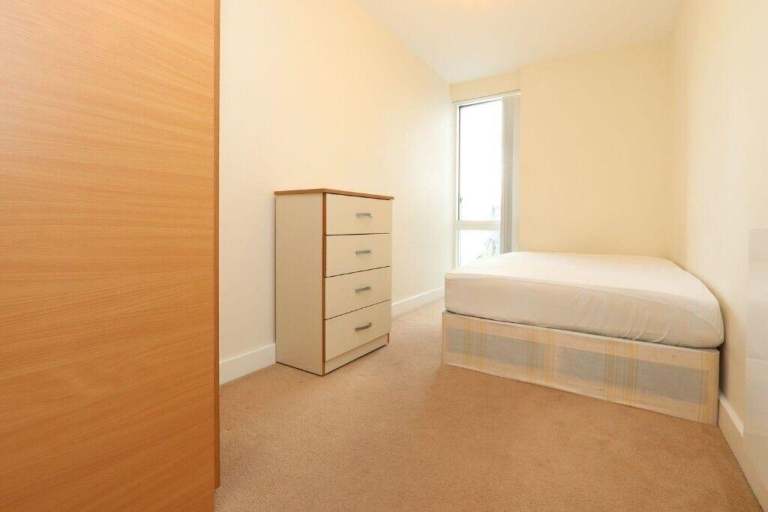 image for Greenwich Double Room Available Now 0 Deposit Available