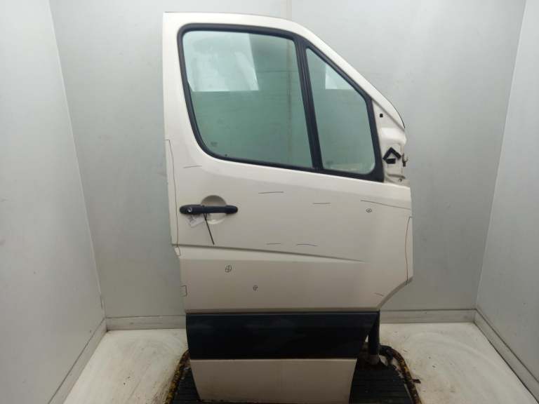 Volkswagen Crafter Right Front Door O/S 2006-2017 902hrfhrf Unknown Van