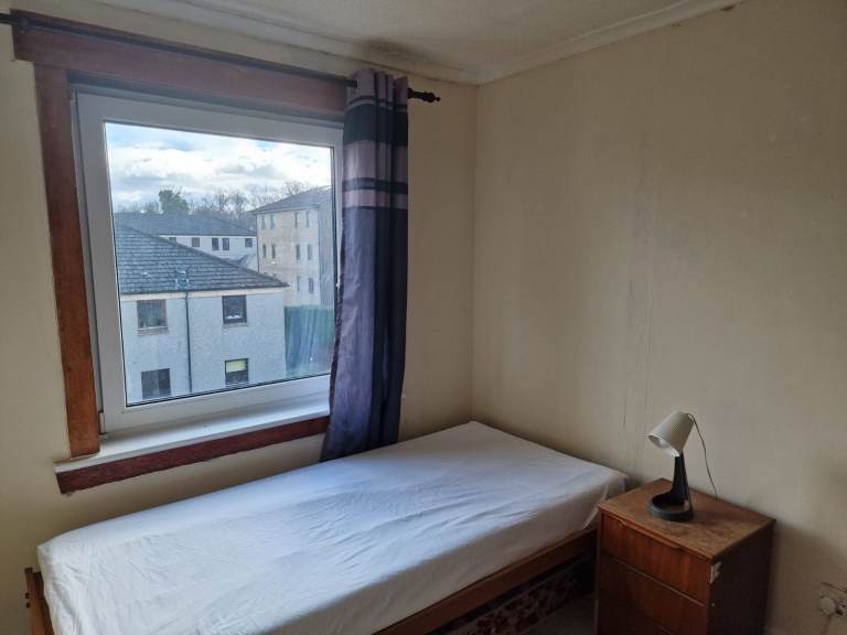 Rooms to Let –  Northfield Crescent, Edinburgh, EH8 7NR