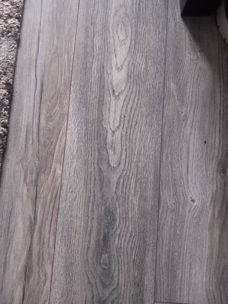 Laminate flooring 