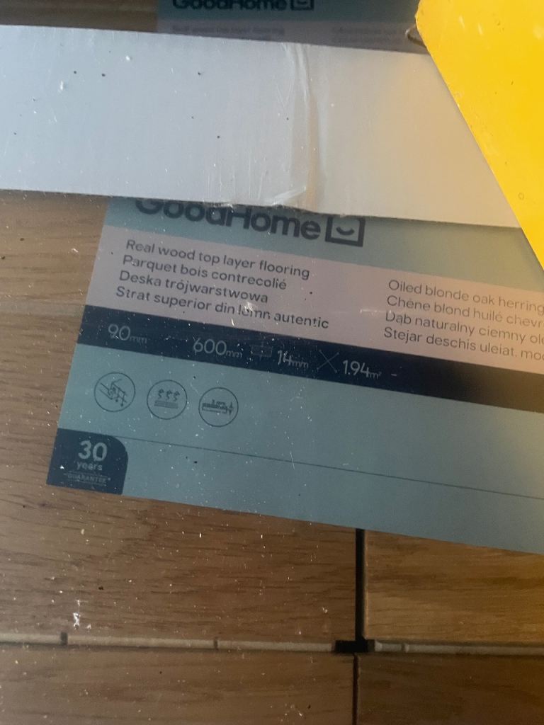 Real wood top layer flooring herringbone 