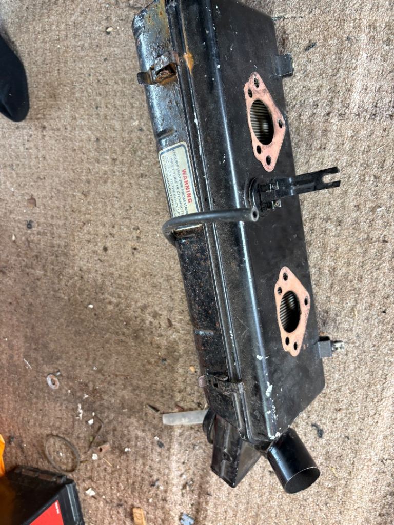 TR7 complete air filter housing 