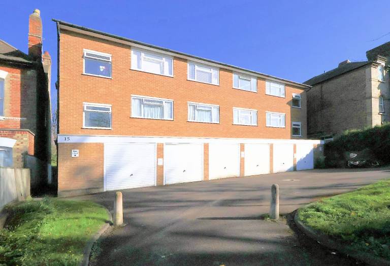 FREEHOLD GARAGE INVESTMENT – £8,520 PA INCOME – 6.3% YIELD – SOUTH CROYDON