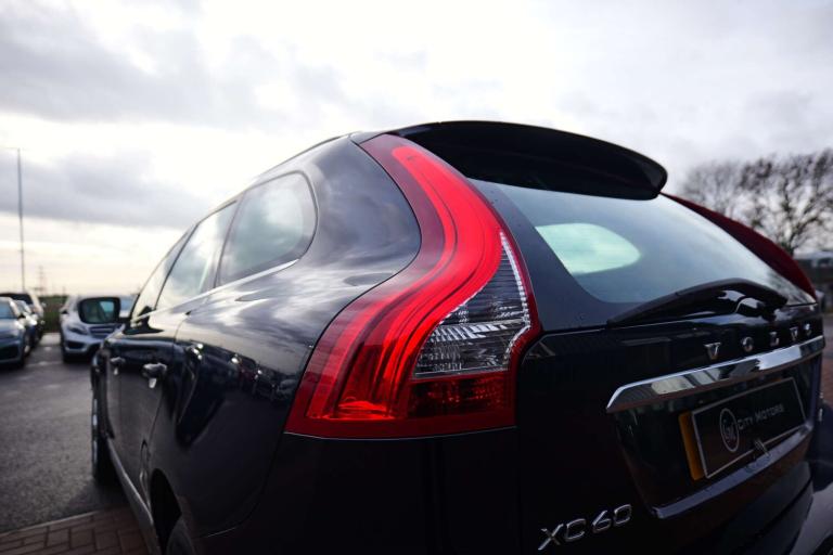 2016 Volvo XC60 2.4 XC60 SE Luxury Nav D5 AWD 4WD 5dr SUV Diesel Manual