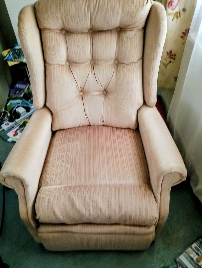 Comfortable Beige Fabric Recliner Armchair – Good Condition