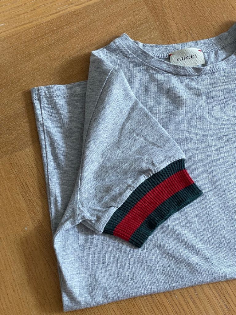Gucci grey cotton Tshirt, size 10 yr, hardly used , like a new 