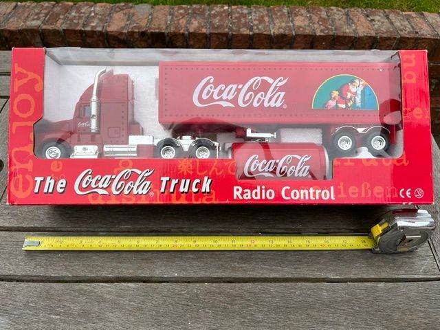 Coca-Cola Truck ラジオコントロール Radio Control Coca Cola Christmas Truck with LED Lights Fully