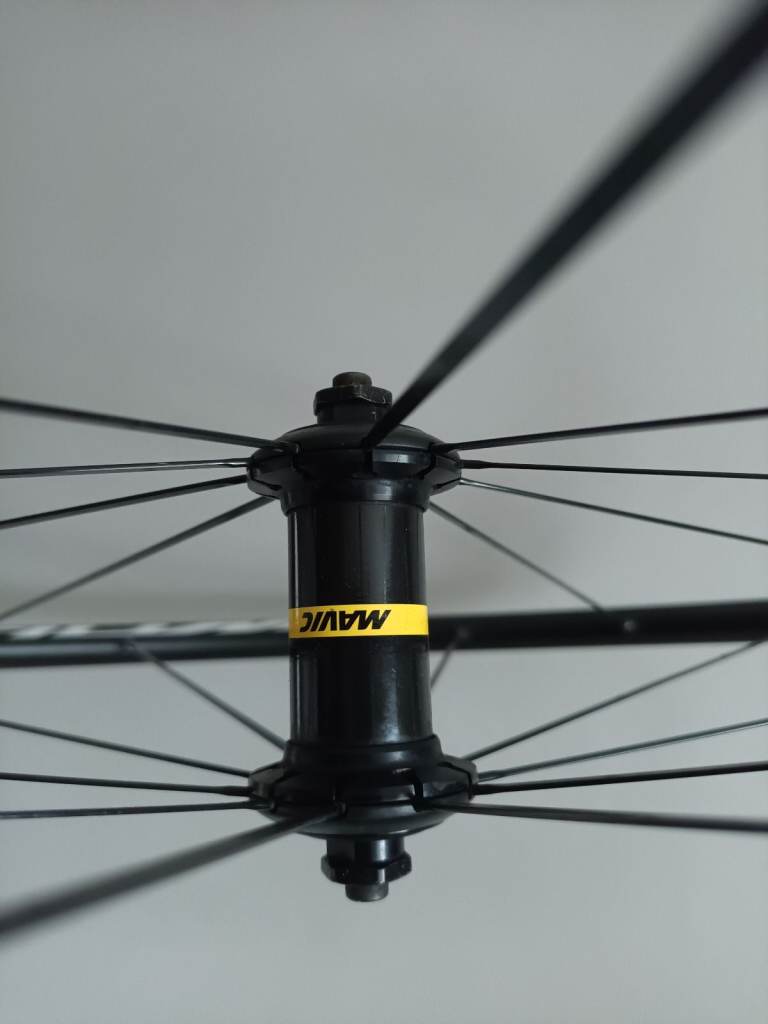 Mavic aksium front wheel 700c QR 