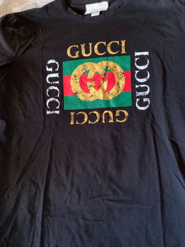 Gucci Men's Black T-Shirt – Good Condition