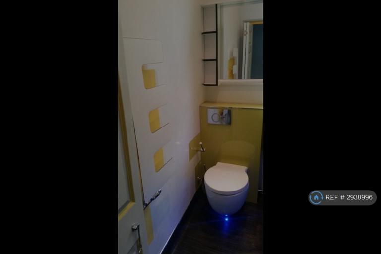 7 bedroom house in Weaste Lane, Salford, M5 (7 bed) (#2938996)