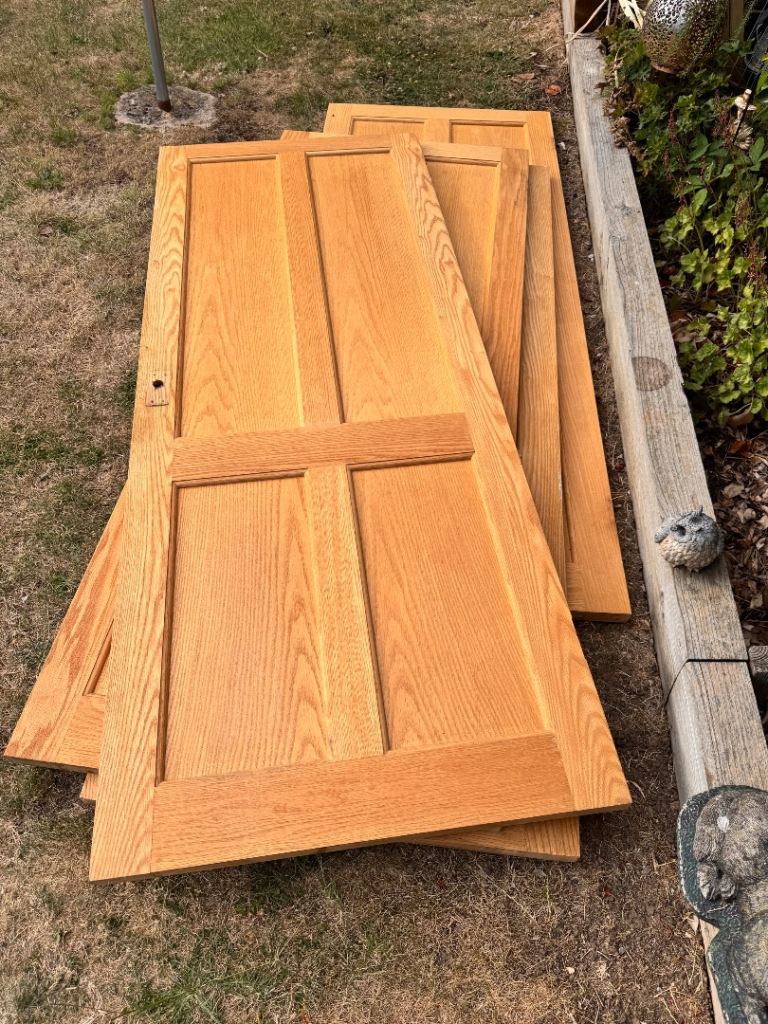 Set of 10 Oak Veneer Internal Doors – Good Condition