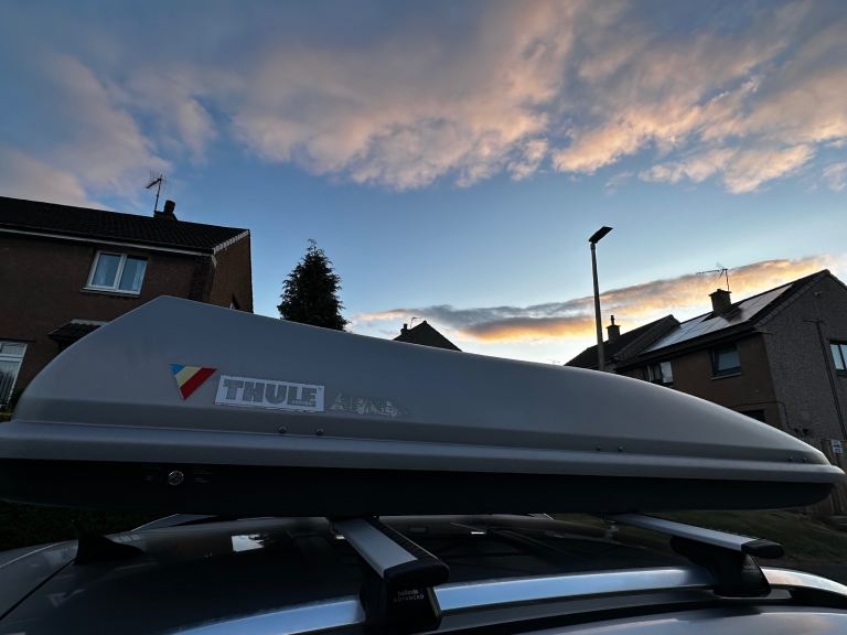 Thule alpine 700 roof box 