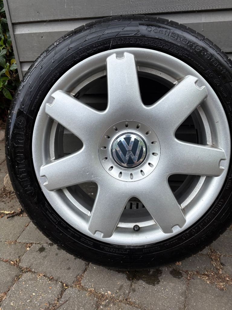 VW Original Alloy Rims and Tyres x4
