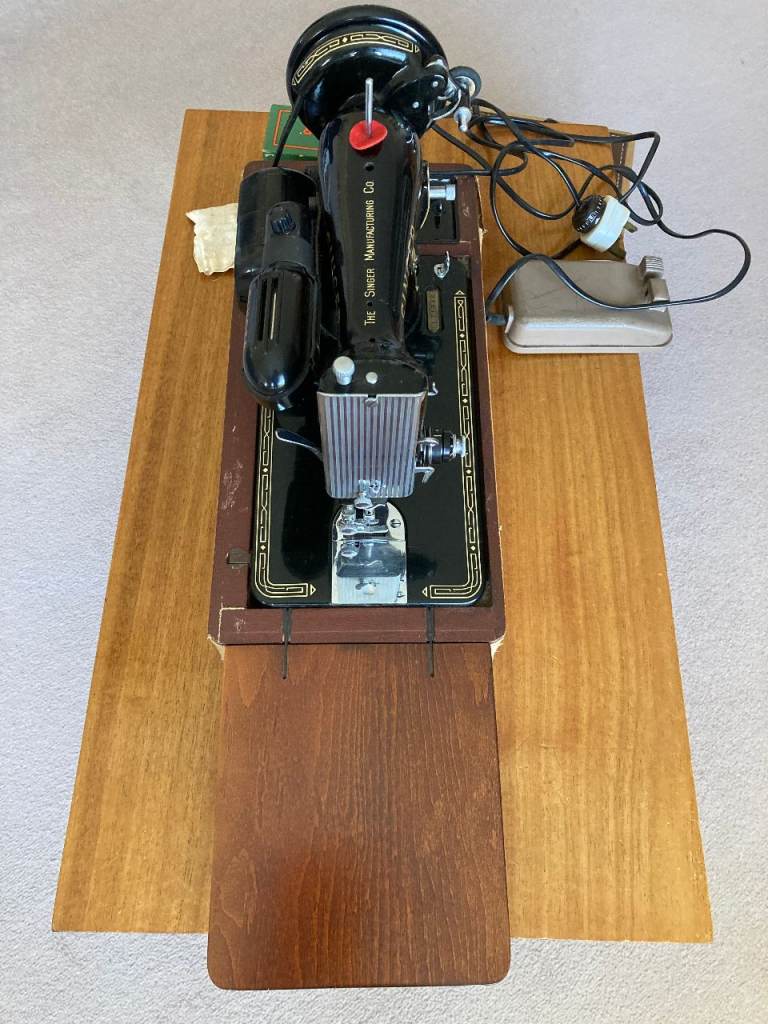 Singer Sewing Machine in original carry case, £40.00 for Sale in ...