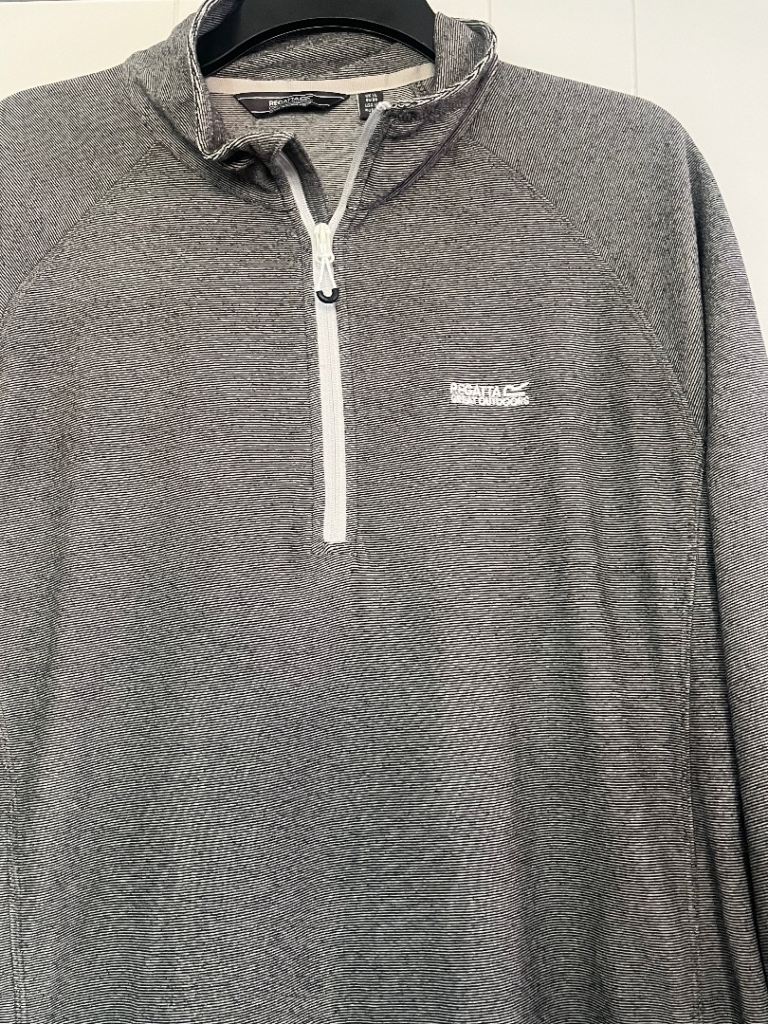 Regatta Men's Grey Quarter-Zip Jumper - Size XL, Good Condition