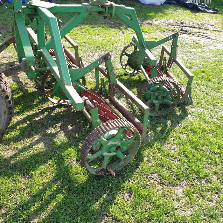 Lloyds  gang mowers   three point linkage mounted 