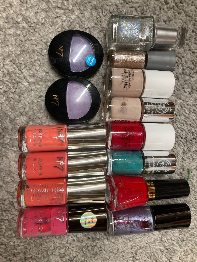 Nail varnish 12 assorted bottles 