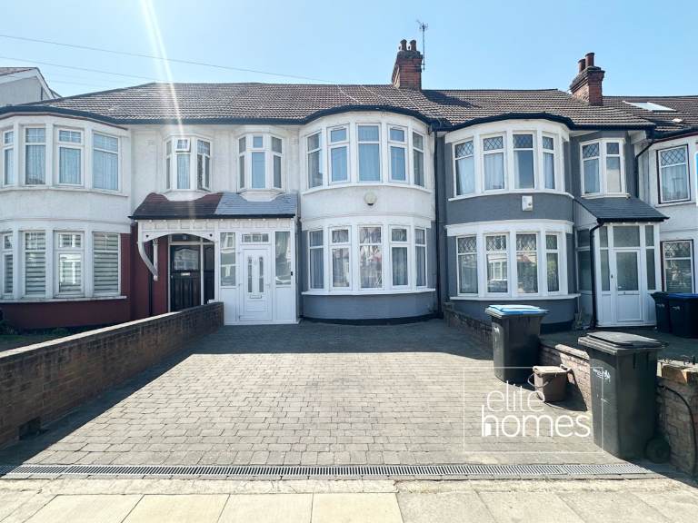 Large newly decorated Three bedroom house with garden in Palmers Green, N13.