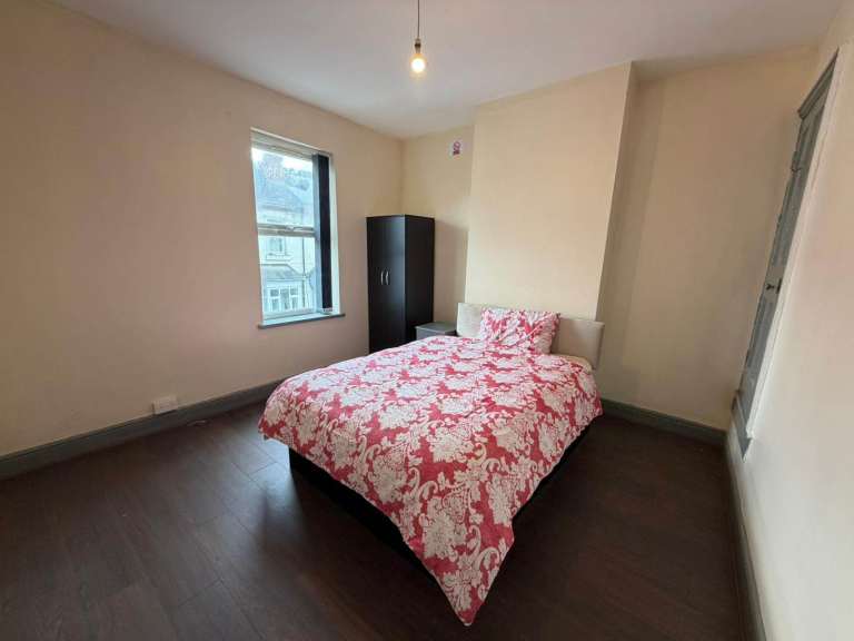 Emergency Accommodation in Winson Green, Double Room available.