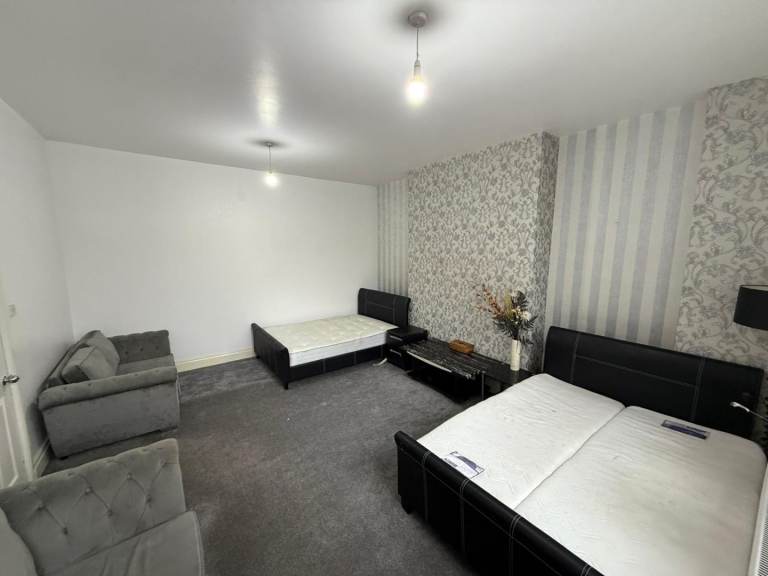 Room in shared property 