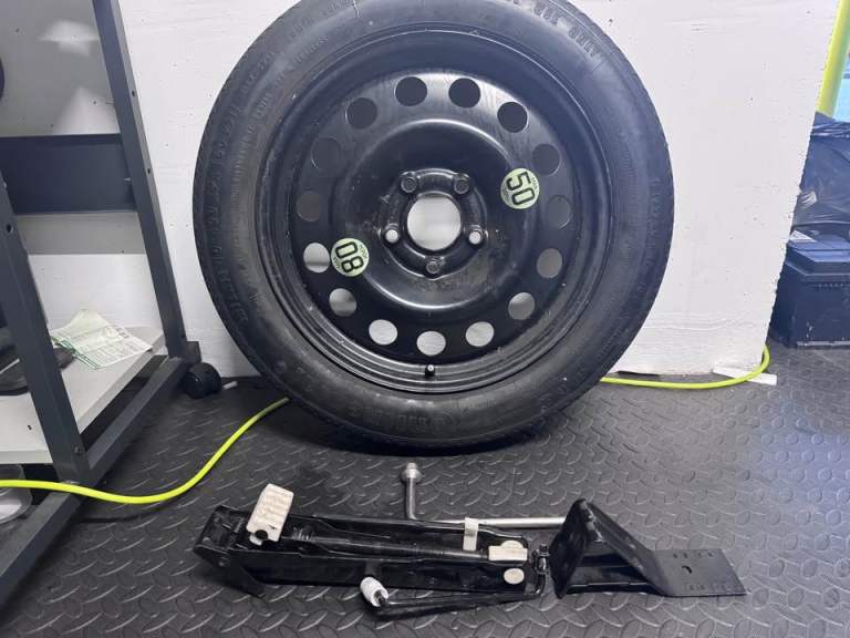 BMW E60 E90 F10 F20 F30 17 Inch Space Saver Kit Complete