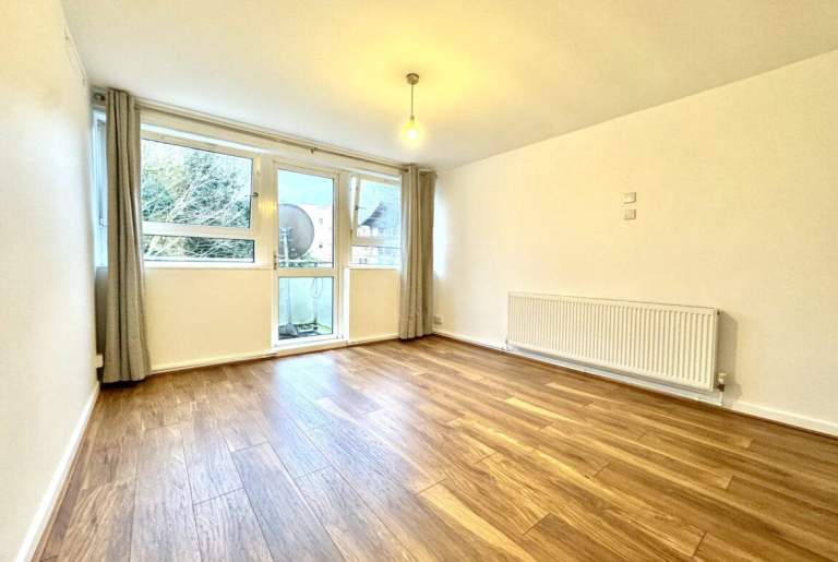 3 bed in Yates Court, Cricklewood / Willesden Green, NW2 5RH-Ref: 2235