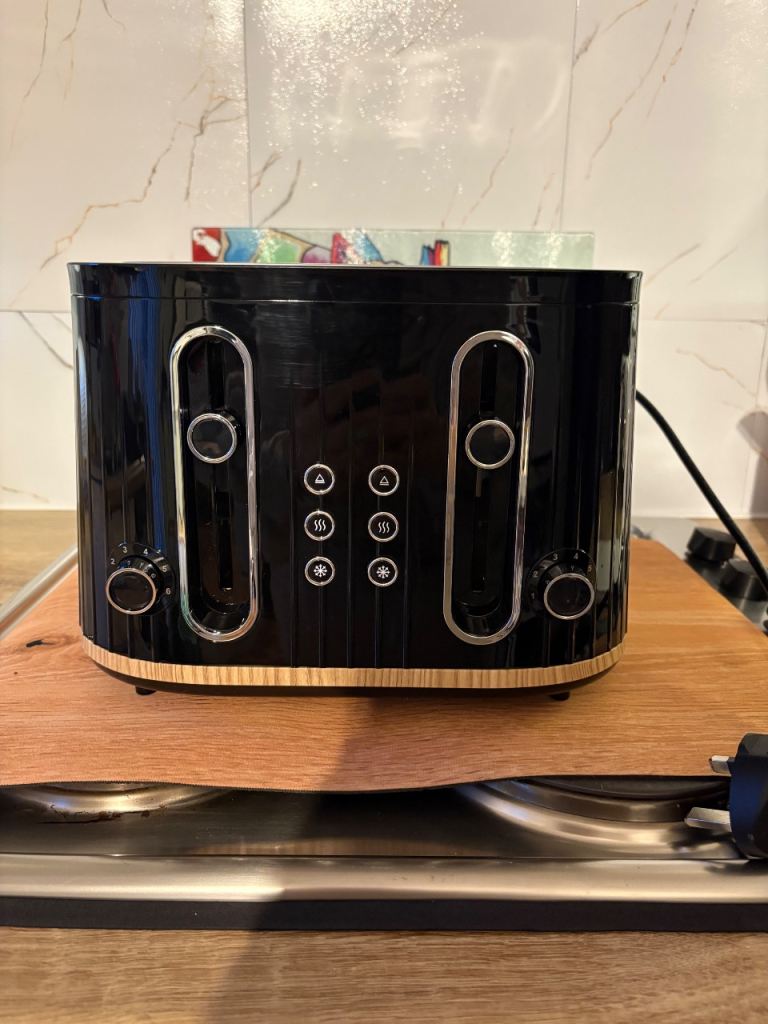 Brand new black toaster without box