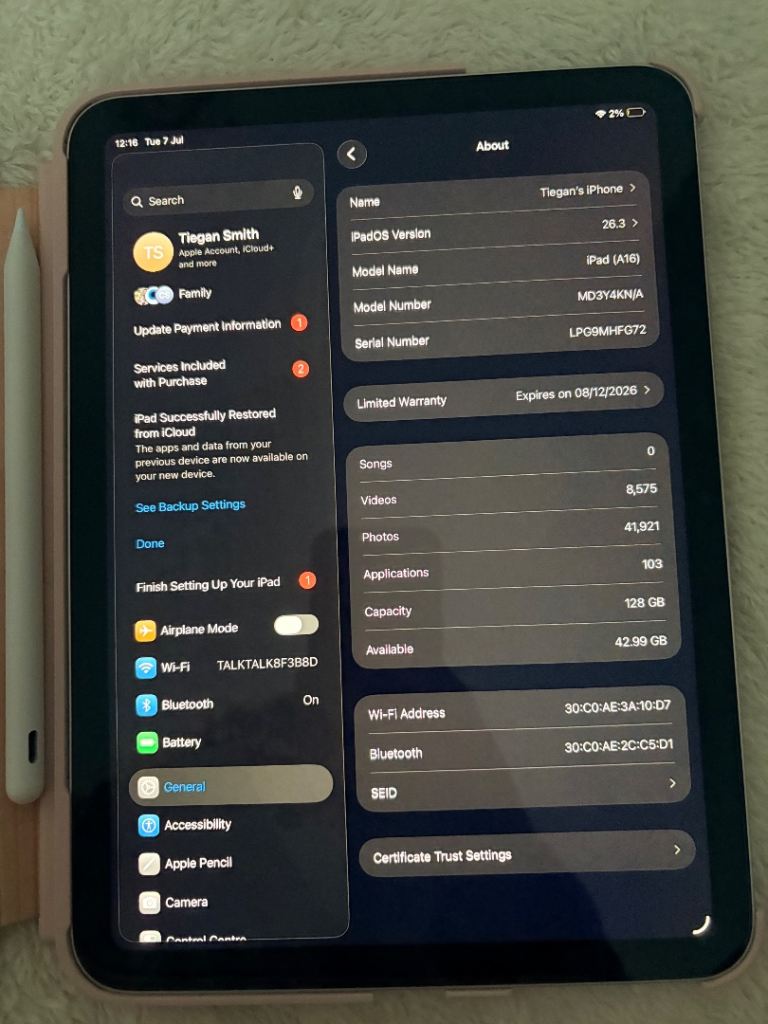 iPad A16 with magnetic keyboard and pencil 
