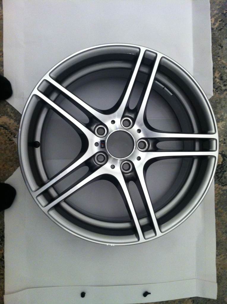 BMW Performance Double-spoke 313 18 Alloy Wheel.