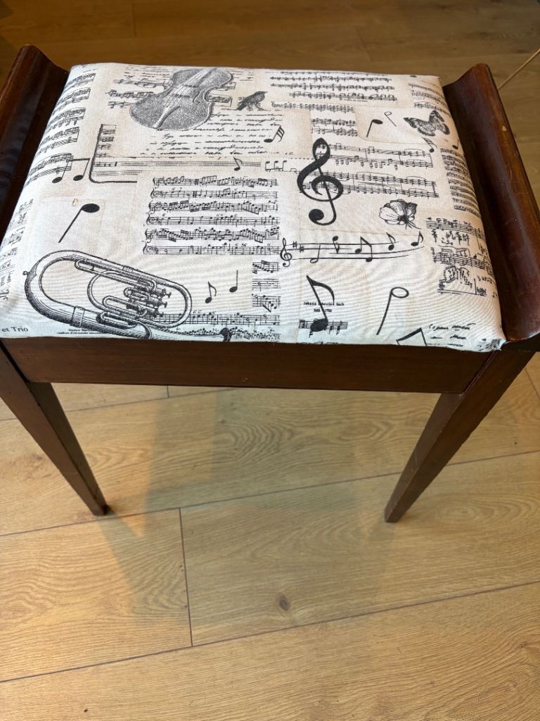 Piano stool