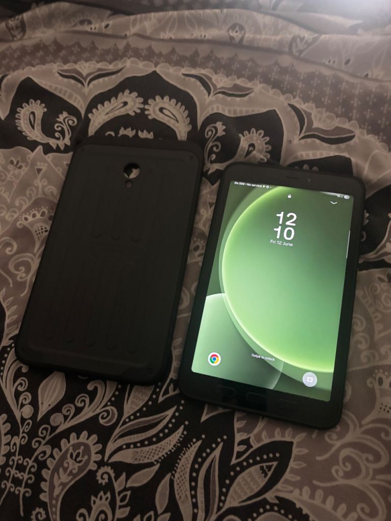 Samsung Tablet with Protective Case – As Good As New