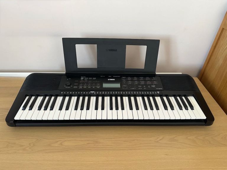 PSR‑E273 Portable Keyboard – Excellent Condition – £75 – Local Pickup Only (Twickenham)