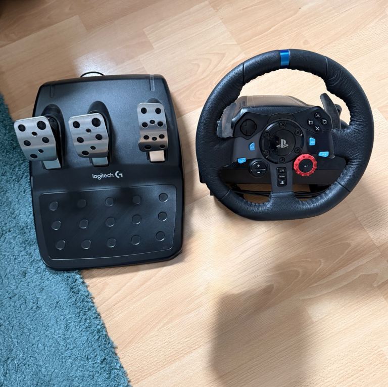 Logitech  Steering Wheel & Pedals