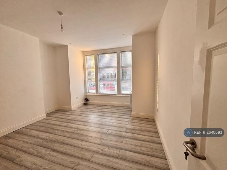 1 bedroom in London, London, SW18 (#2640593)