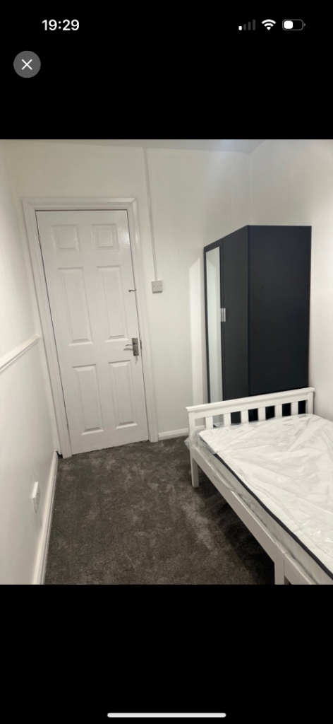 1 single room to rent 