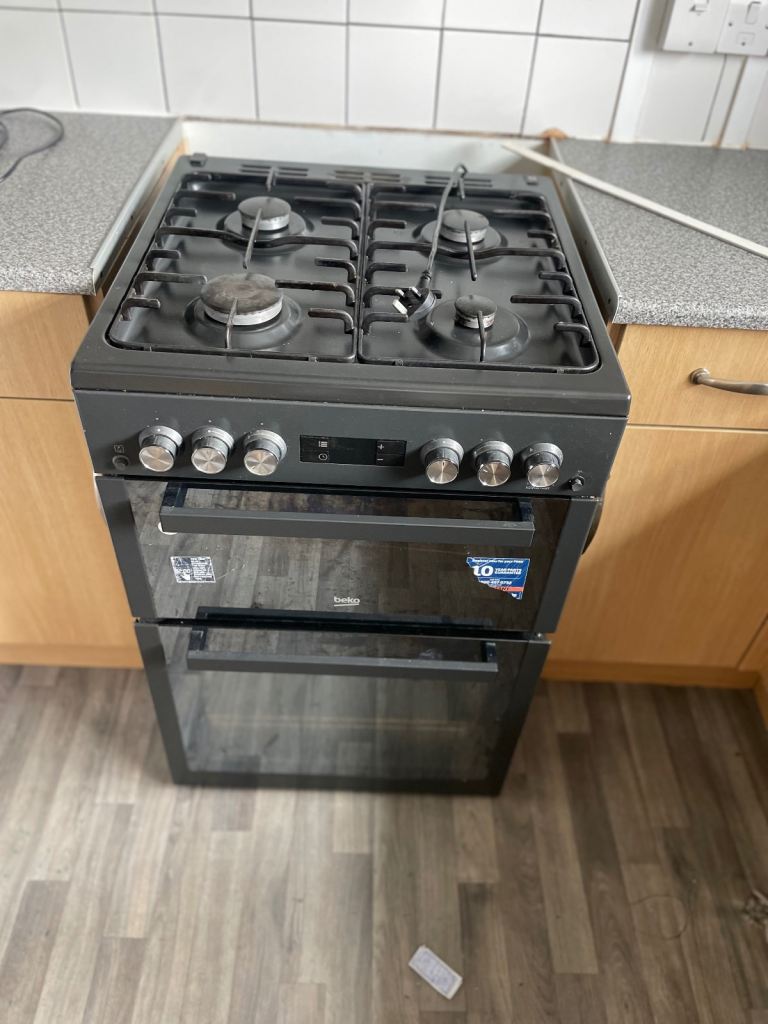 Beko Freestanding Gas Cooker with Double Oven – Good Condition-Can Deliver 