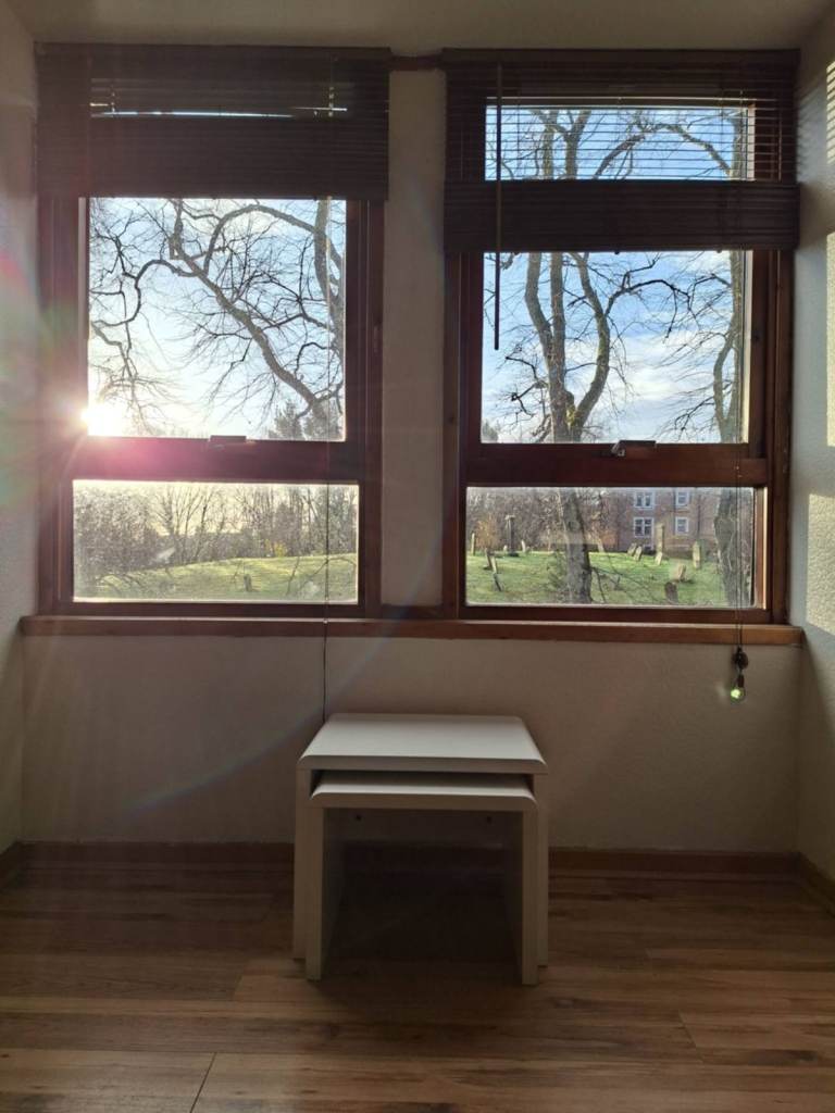 Room to rent in a 2 bedroom flat