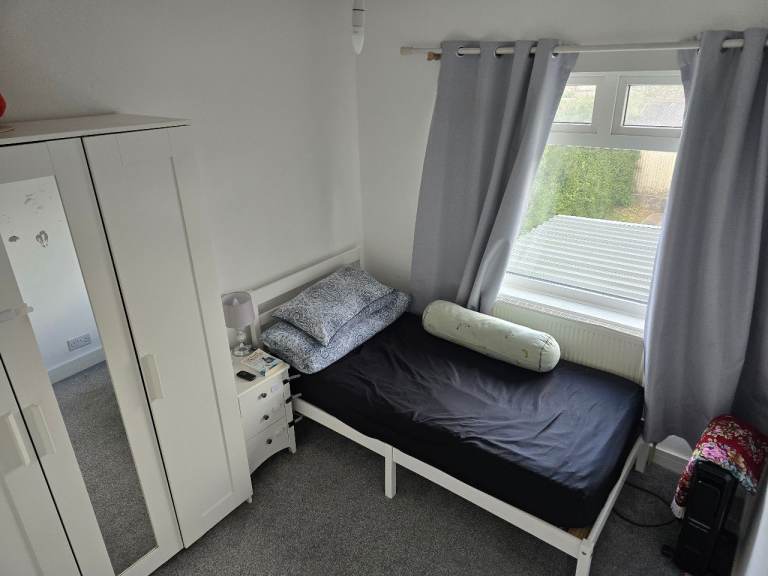 Fully furnished cosy single bedroom 