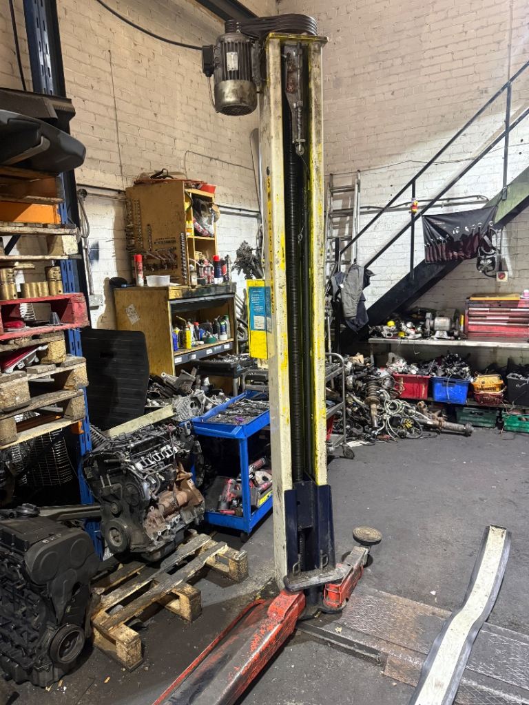 Two post car lift 2.5t car ramp IME AUTOLIFT for spare or repair !!!