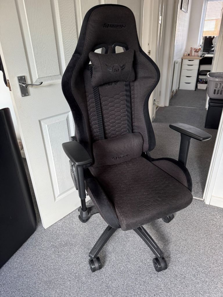 GT Omega Pro Series Gen 2.0 Gaming Chair