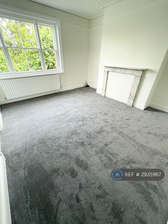 2 bedroom flat in High Barnet, Barnet, EN5 (2 bed) (#2935967)