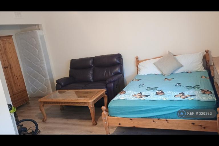 1 bedroom in Inishail Road, Glasgow, G33 (#229383)