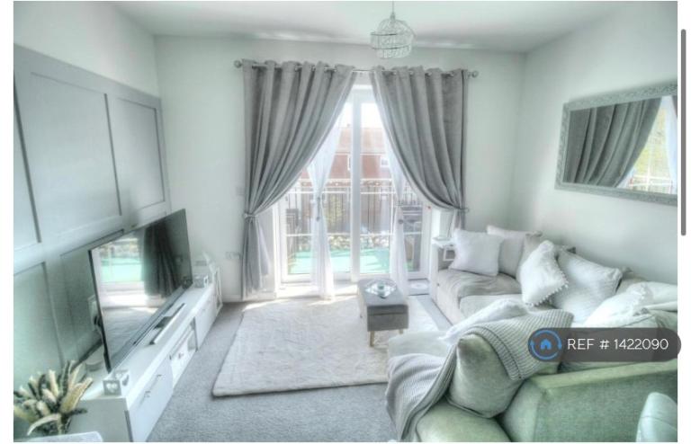 2 bedroom flat in Campion Square, Dunton Green, Sevenoaks, TN14 (2 bed) (#1422090)