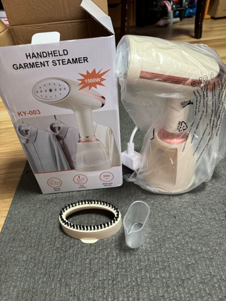 Clothes steamer 